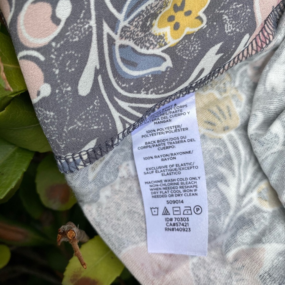 🎉new listing🎉Ann Loft Blouse - Picture 6 of 16